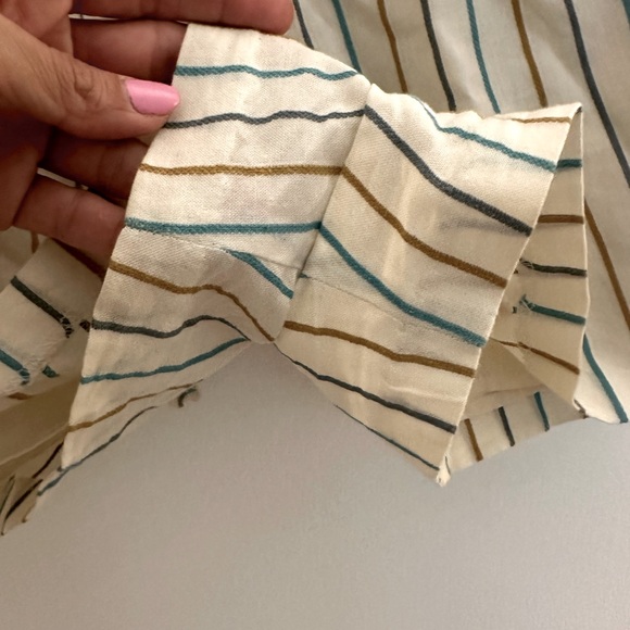 NEW Women's BCBGeneration Paper Bag White Shorts With Colorful Stripes - Picture 6 of 9